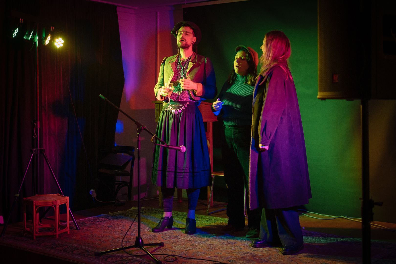 Katharina Kempter, Kathariana Heuck, Elisa Hammerbacher, Marina Schlele, Lena Hanson, Julian Schmidt, Wastl Penski